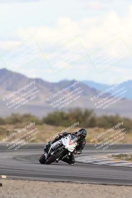 media/Nov-16-2025-Race Pace (Sun) [[8c5fa54630]]/Non Verified Riders (1st 20 Minutes)/5-Turn 15 (110pm)/